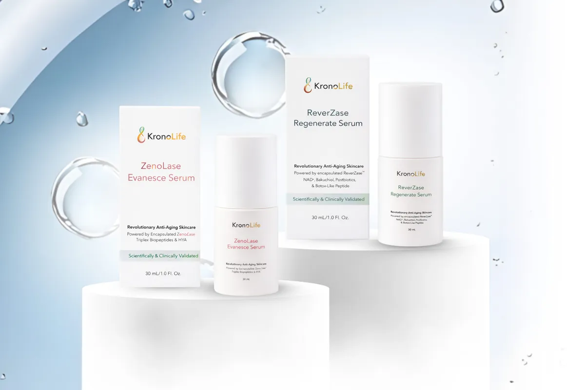 เซรั่ม KronoLife ZenoLase Evanesce Serum และ ReverZase Regenerate Serum วางบนแท่นสีขาว
